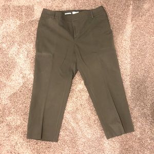 BNWOT 16W Charter Club Olive Cropped Pants